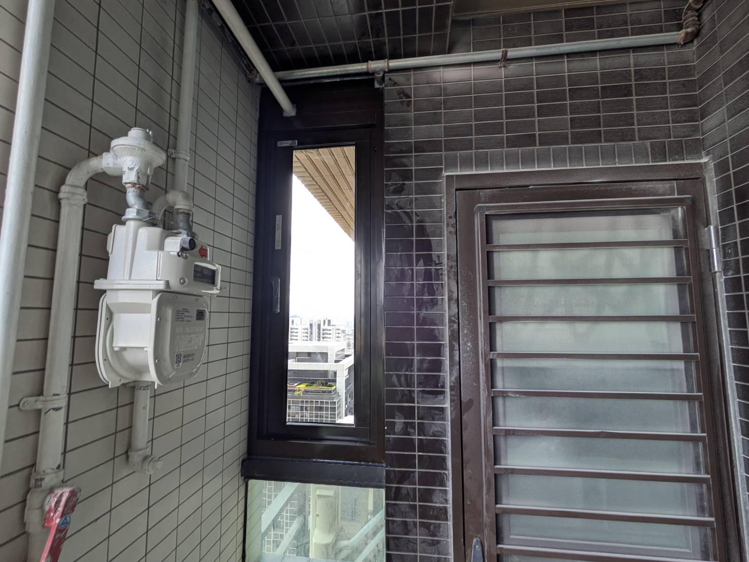 新莊中央路23樓開景陽台窗