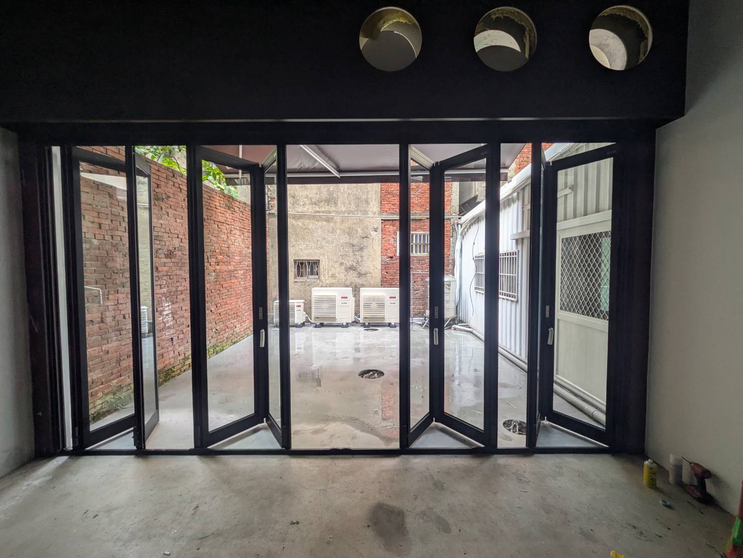 桃園中山北路8片折疊門