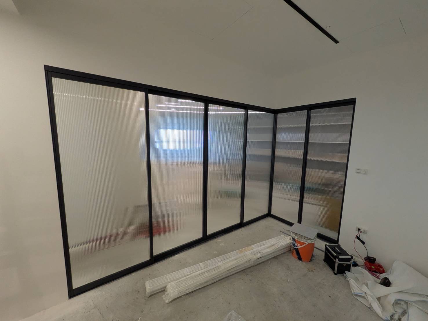 淡水濱海路細鋁框橫拉門