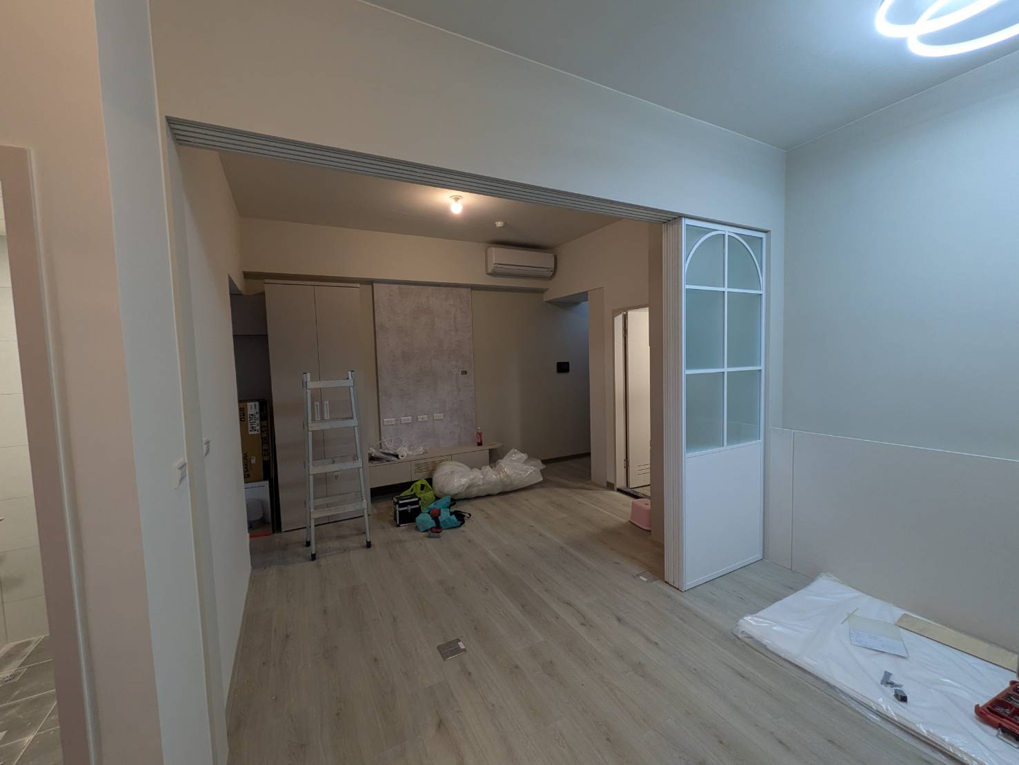 三重水漾路單片4片橫拉 半圓造型